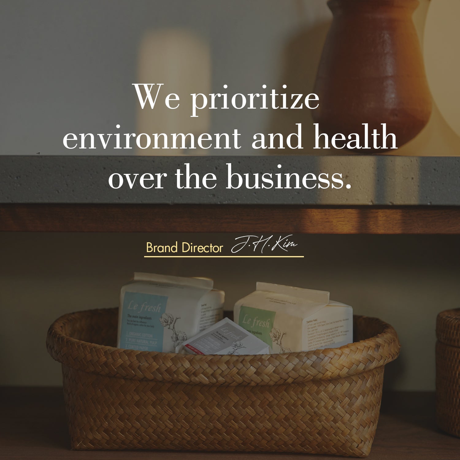 Lefresh Organic Cover Maxi Pads with Wings | Super Long Overnight, 24 Count | Heavy Absorbency - Unscented - Vegan - Chlorine Free - Ultra Thin Pads for Women